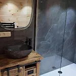 La Taniere Du Loup منزل للإقامة *